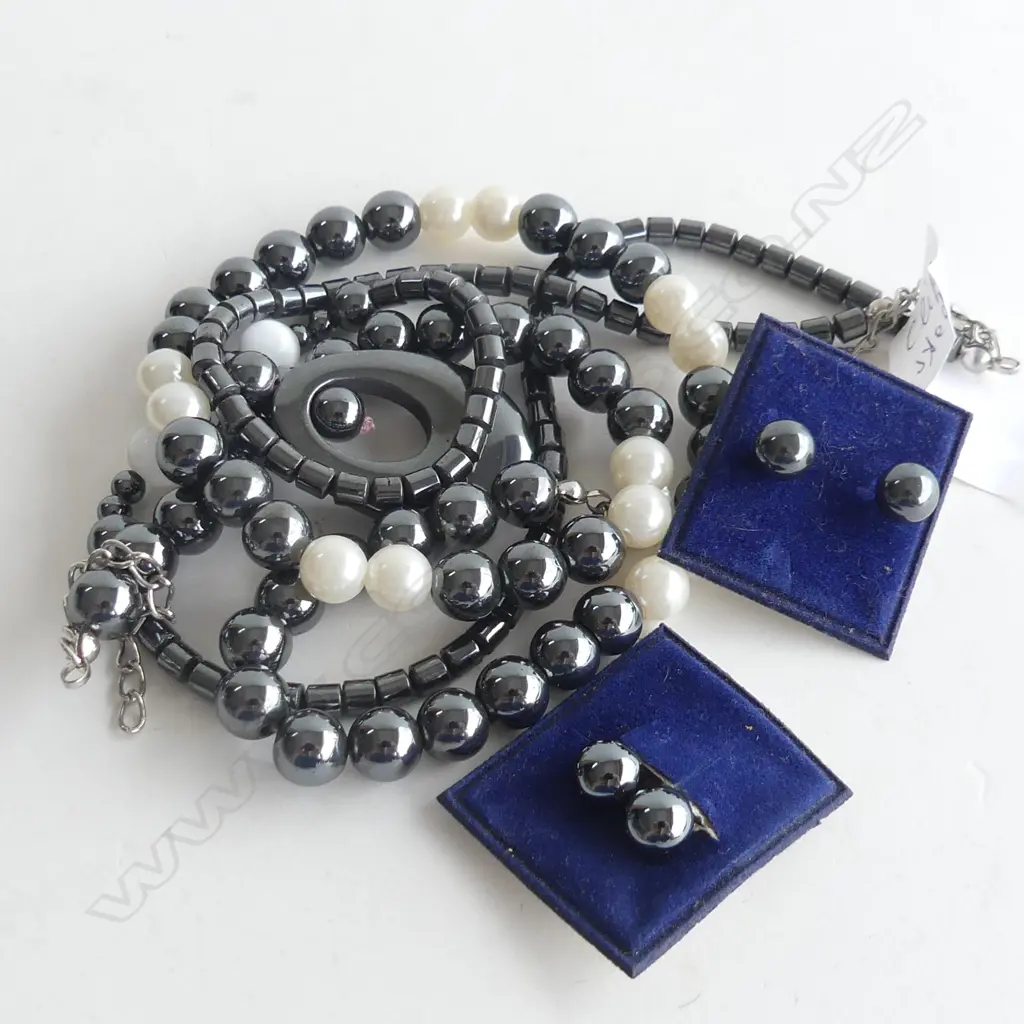 2 HEMATITE BEAD NECKLACES, 1 WITH PENDANT + 2 PRS STUD EARRINGS Image 1++