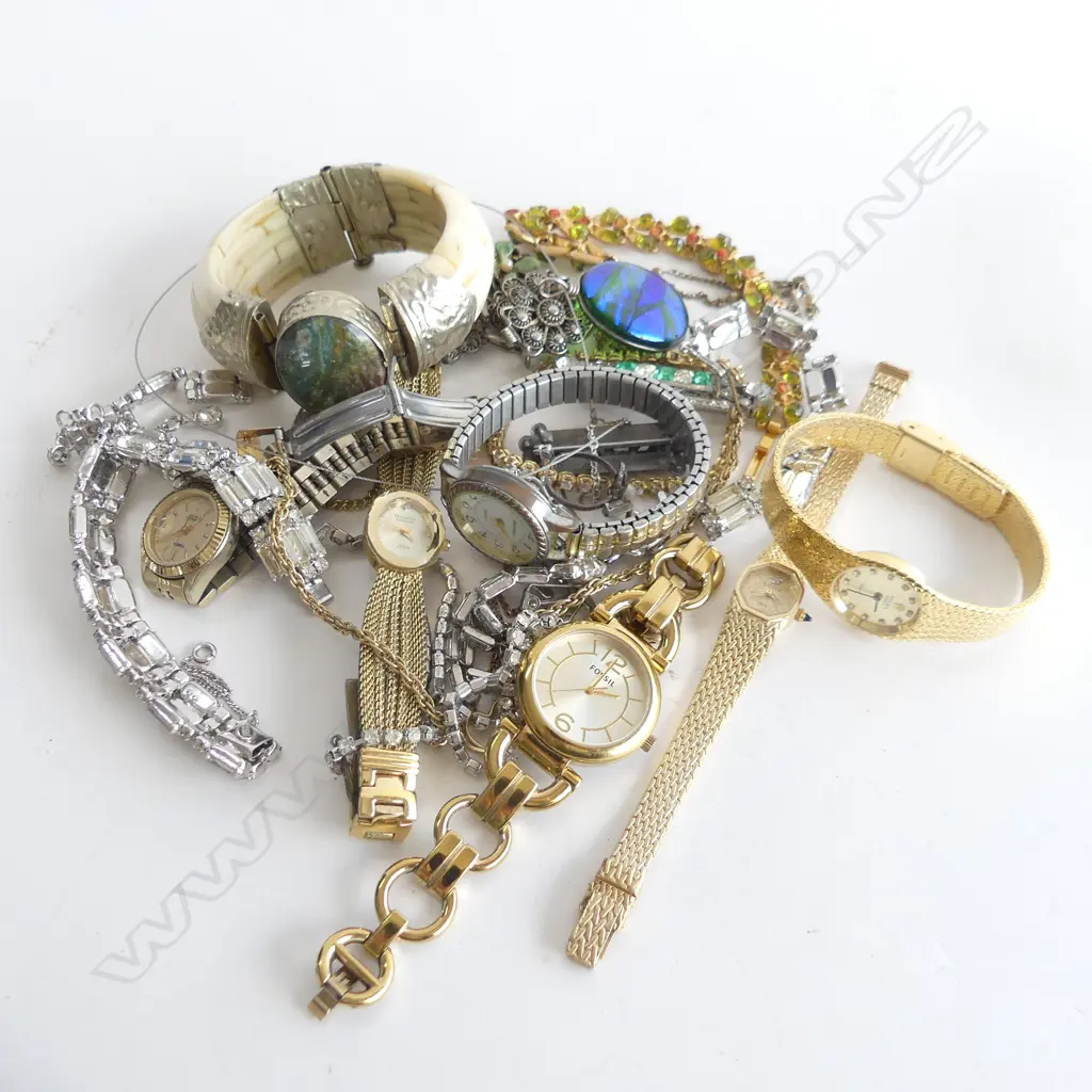 ASST. COSTUME JEWELLERY INCL. GOLD TONE LADIES WATCHES ETC Image 1++