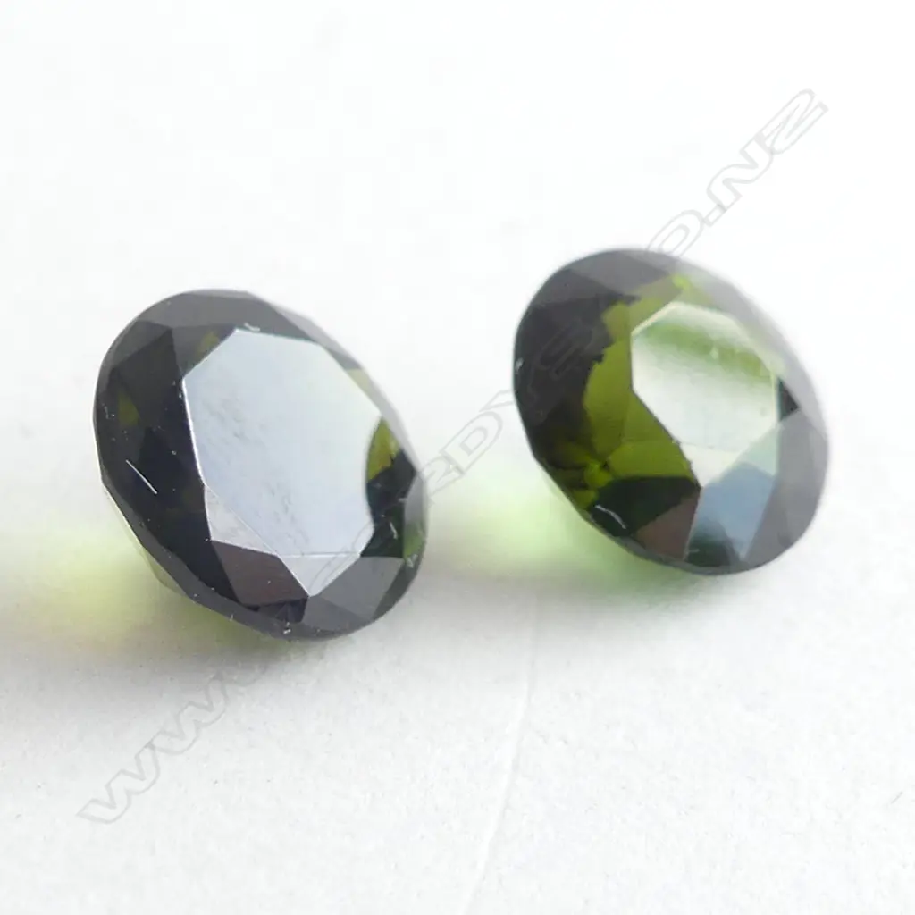 	PR TOURMALINE, FACETED ROUND, PINE GREEN, 3.65CT Image 1++