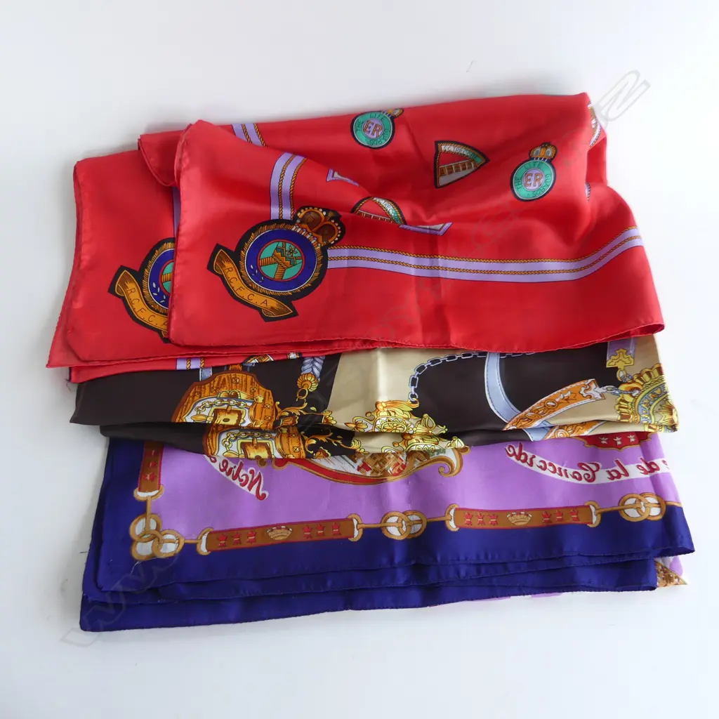 3 VINTAGE SCARVES  Image 1++