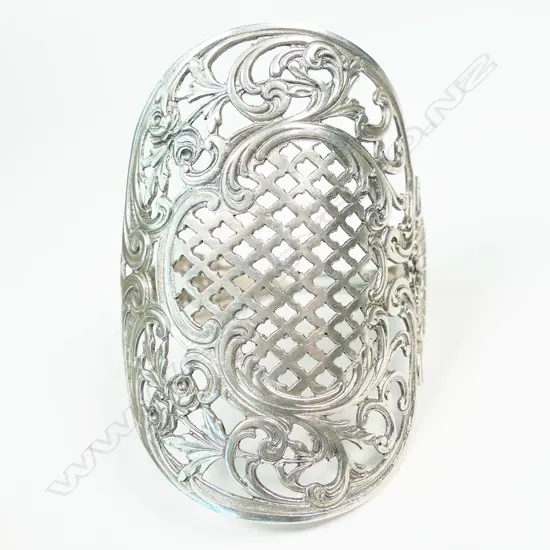 GERMAN S/SILVER PIERCED & ENGRAVED SIFTER SHAPED AS CUFF, STAMPED 800, DIA. 65mm, 44GM
