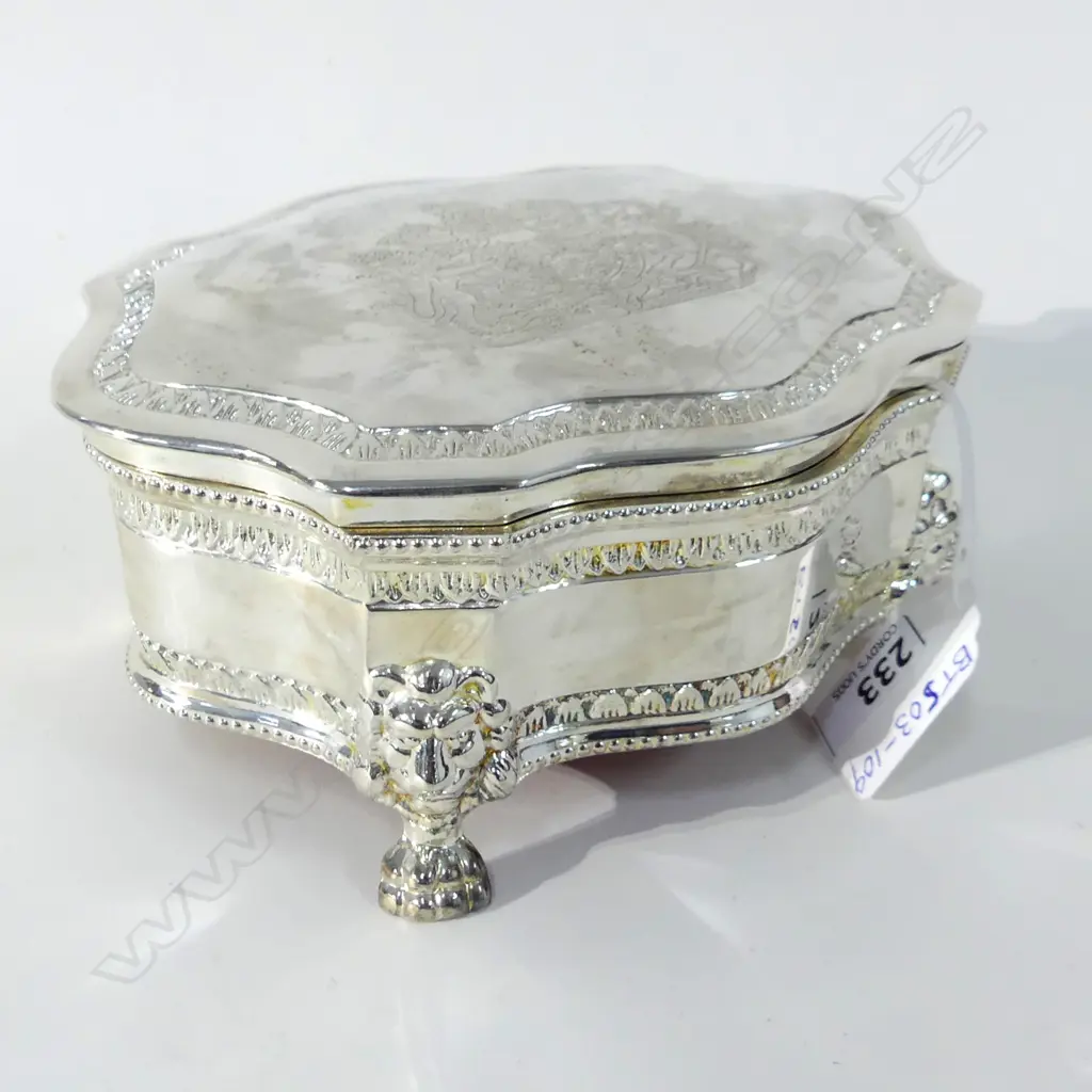 VINTAGE SILVER PLATE JEWELLERY BOX, LION FEET & BRITISH ROYAL ARMS, L 160MM Image 1++
