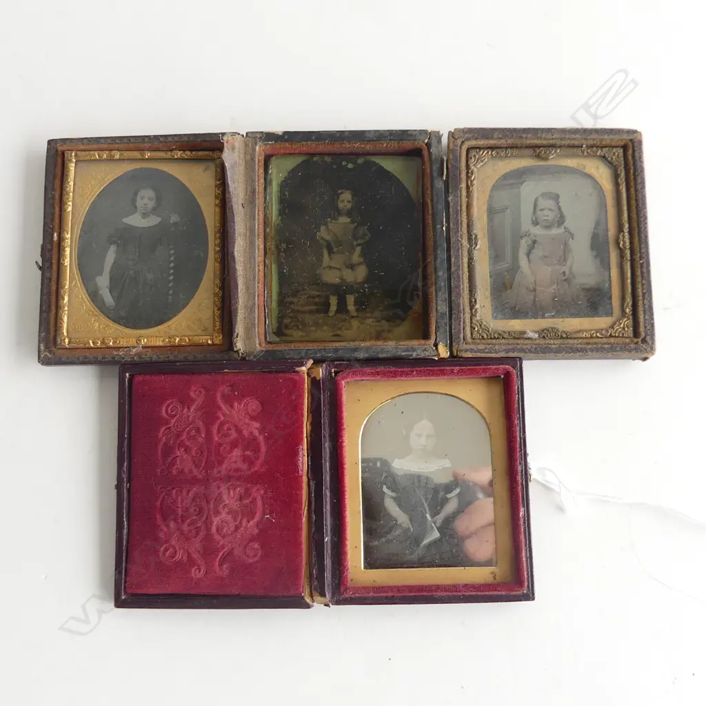 4 DAGUERREOTYPES YOUNG GIRLS H.75mm Image 1++
