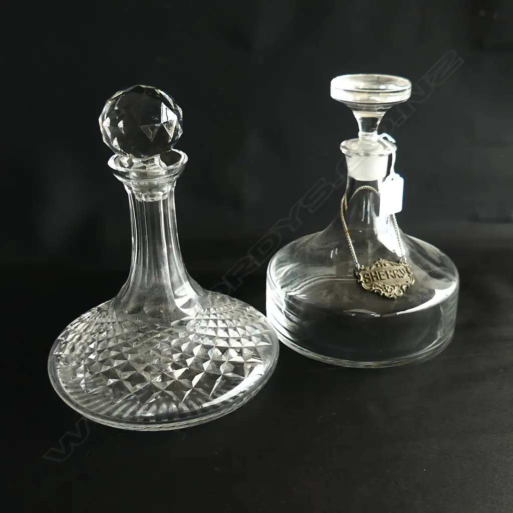 2 CRYSTAL SHIPS DECANTERS; 1 w. SHERRY LABEL / OTHER STOPPER NECK CHIPPED H.250mm Image 1++