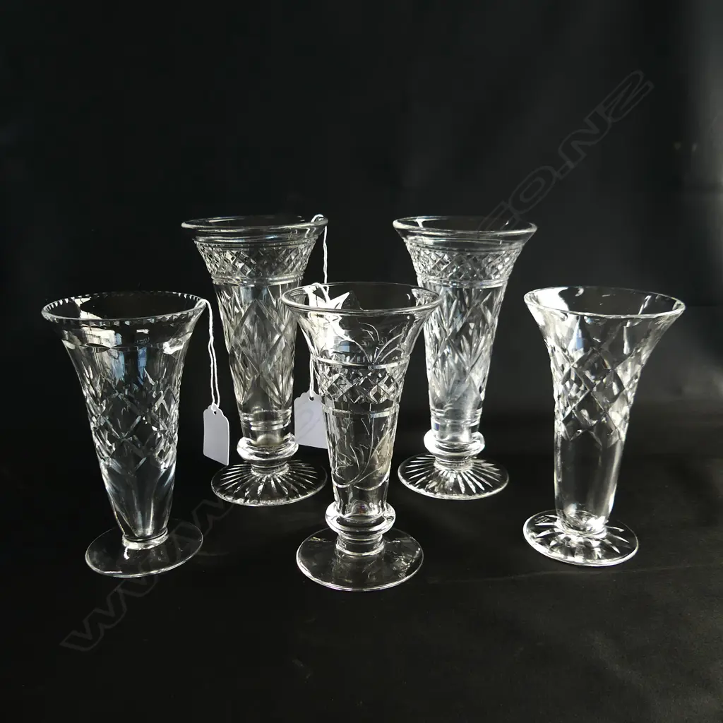 5 ASST CUT CRYSTAL TRUMPET FORM VASES H 200 MM Image 1++