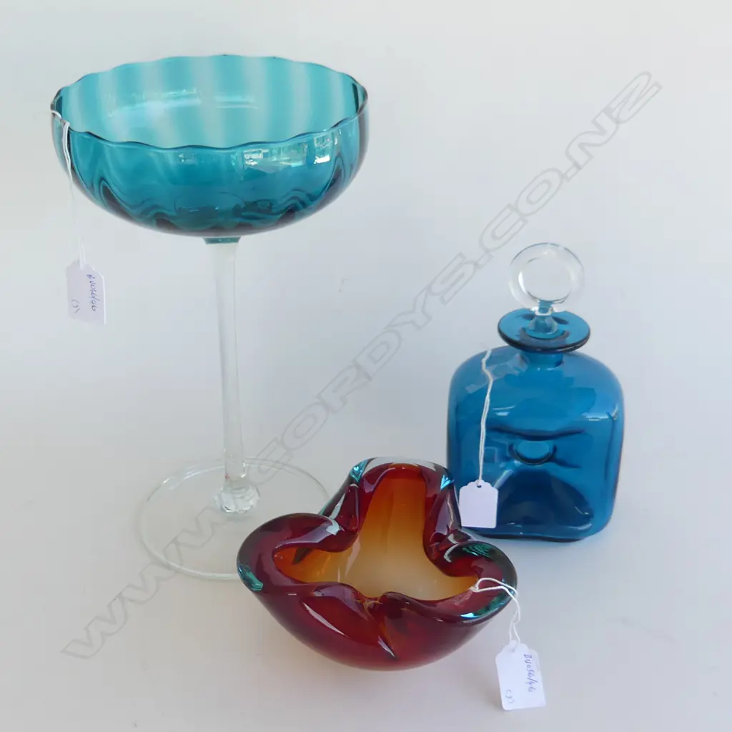 ART GLASS TALL STEMMED GLASS/ DECANTER + ASHTRAY H 290 MM Image 1++