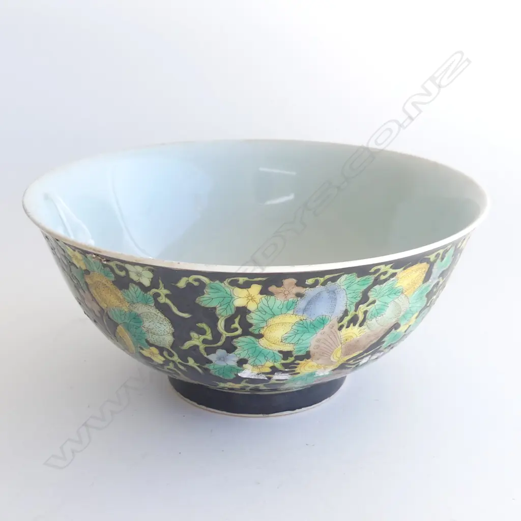 CHINESE PORCELAIN FAMILLE NOIR BUTTERFLIES BOWL Dia.155mm Image 1++