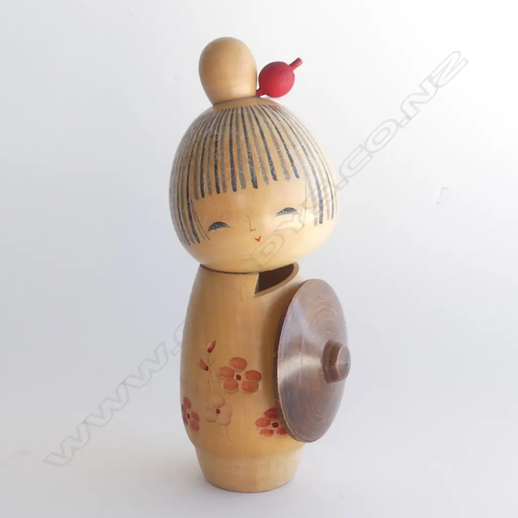 MID CENTURY JAPANESE KOKESHI DOLL H. 190MM Image 1++