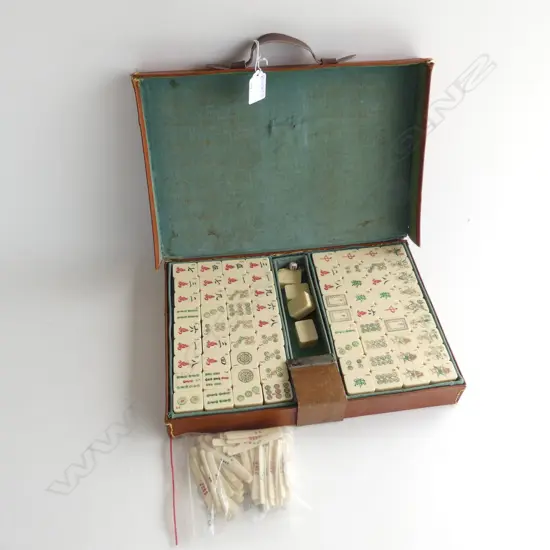 VINTAGE MAH JONG SET, CASED w. 4 WOODEN BOARDS L.
