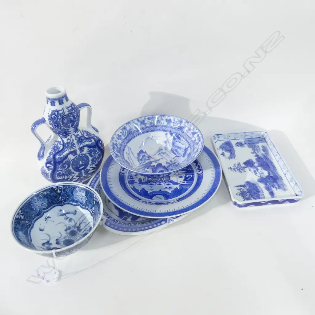 6 ASST PCS BLUE & WHITE ORIENTAL CHINA; FLASK, PLATES, BOWLS ETC.. Image 1++
