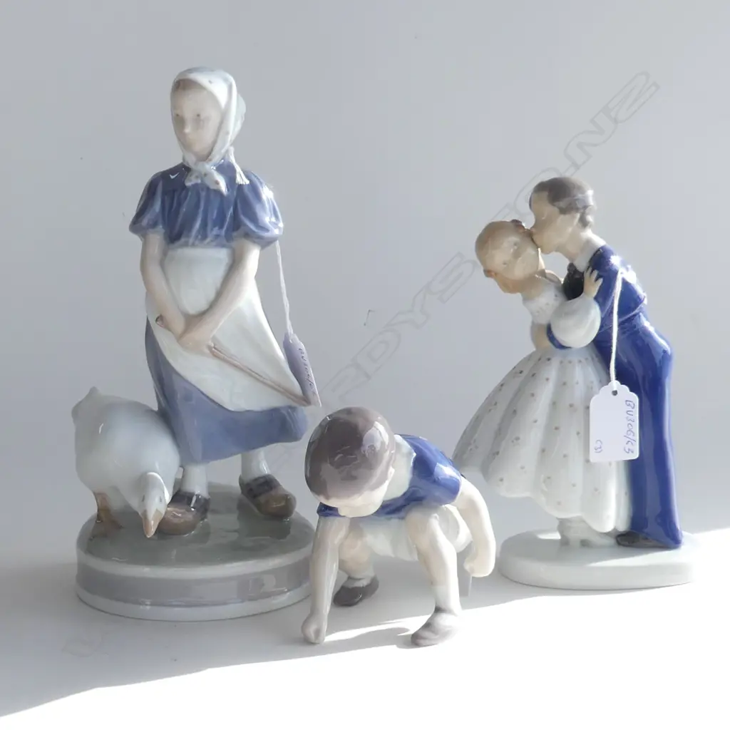 ROYAL COPENHAGEN FIGURE + 2 SMALLER B+G FIGURES H 250 MM Image 1++