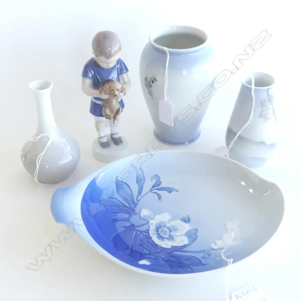 R/COPENHAGEN VASE +2 B+G VASES AND FIGURE H 150 MM AND DISH D 230 MM Image 1++