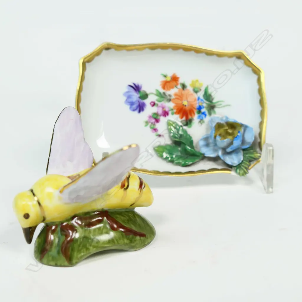 2 PCS: GERMAN PORCELAIN BEE (H. 4.2mm) & DRESDEN PIN DISH (H.9mm) Image 1++