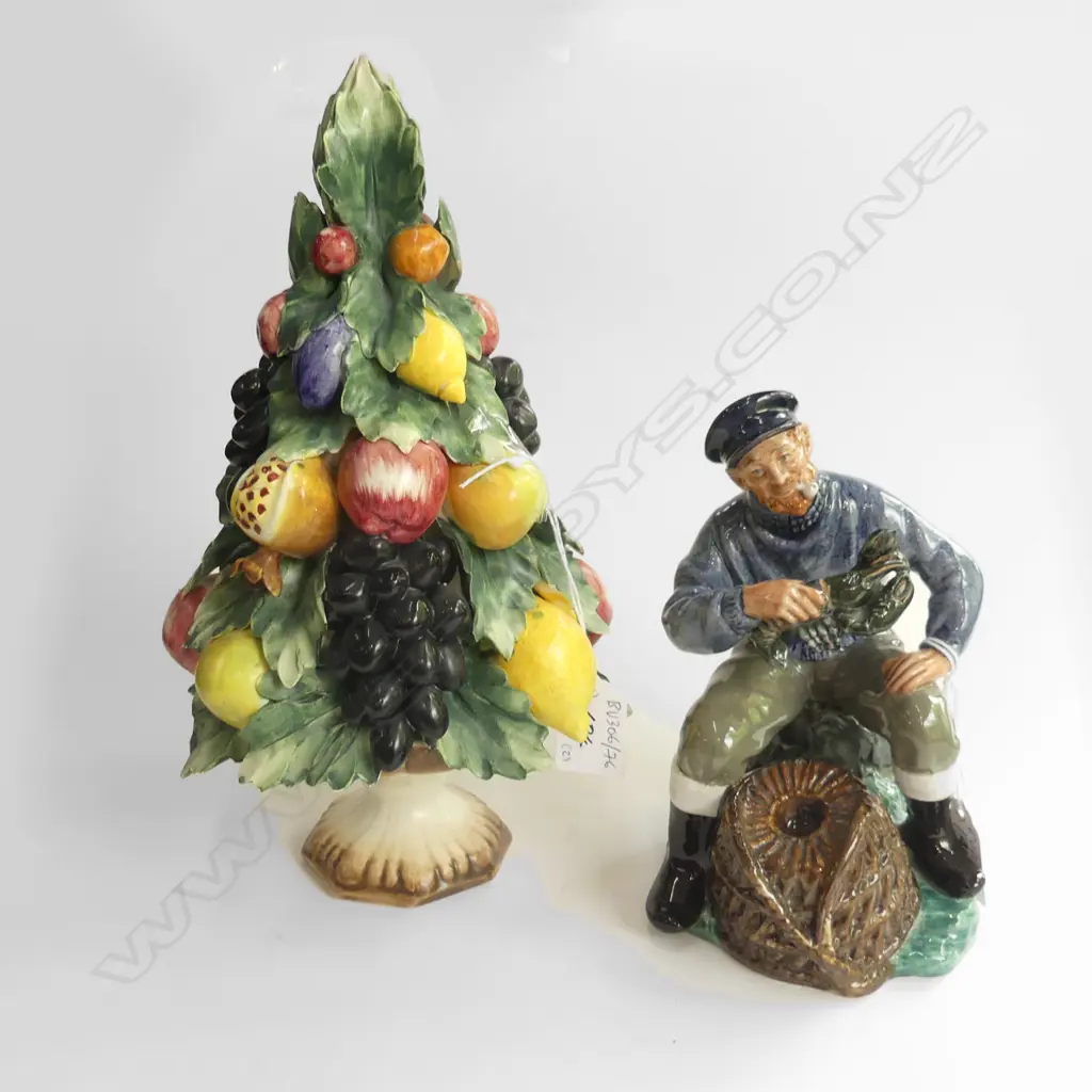 ROYAL DOULTON FIGURE THE FISHERMAN + CAPODIMONTE FLORAL CENTER PIECE H 280 MM MINOR FAULTS TO CAPODIMONTE Image 1++