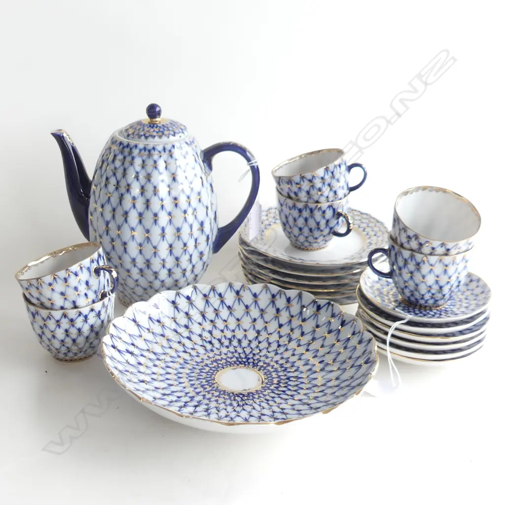USSR LOMONOSOV PORCELAIN COFFEE SET 'COBALT NET' PATTERN; COFFEE POT, 6  DEMITASSE TRIOS & PLATE Image 1++