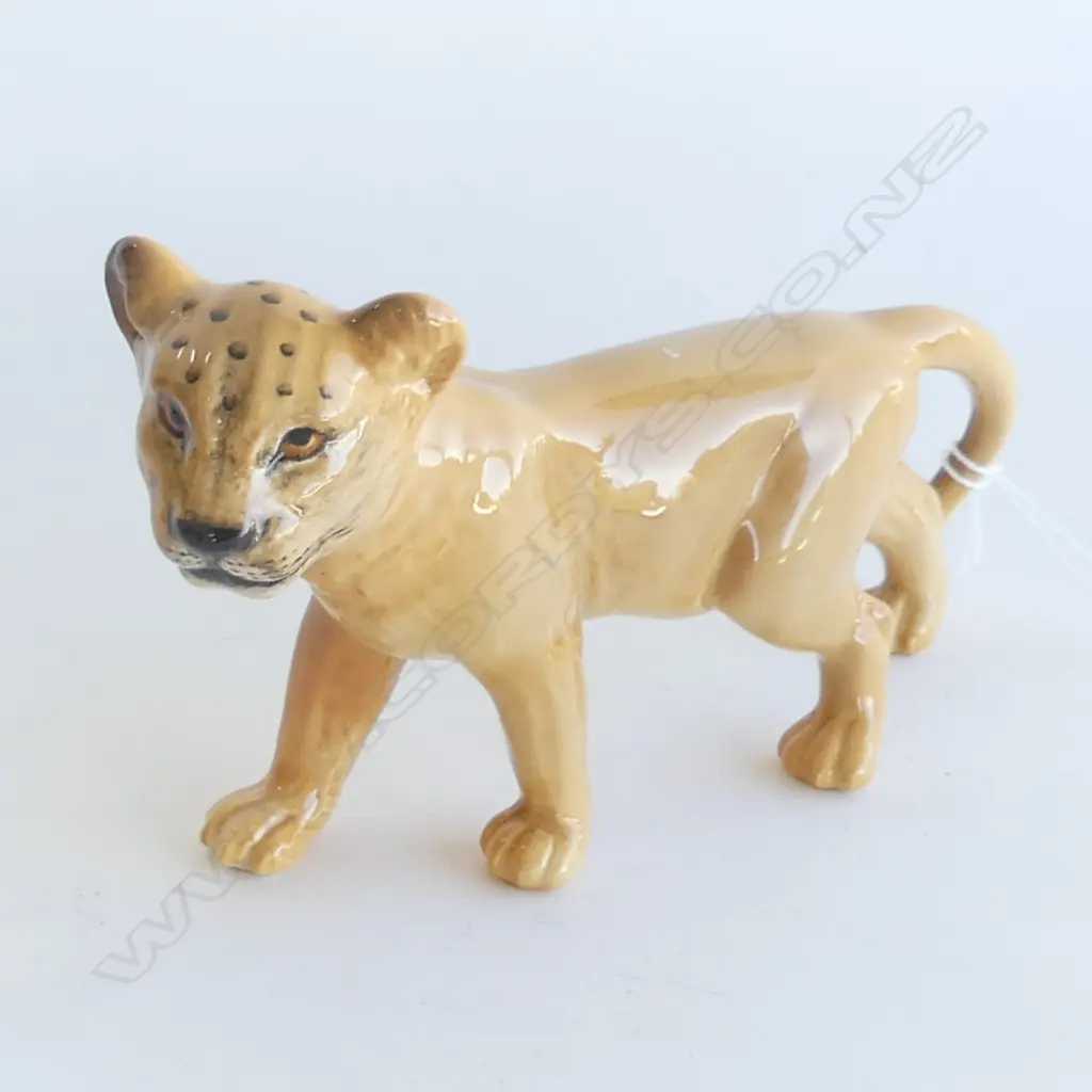 BESWICK LION CUB L.180mm Image 1++