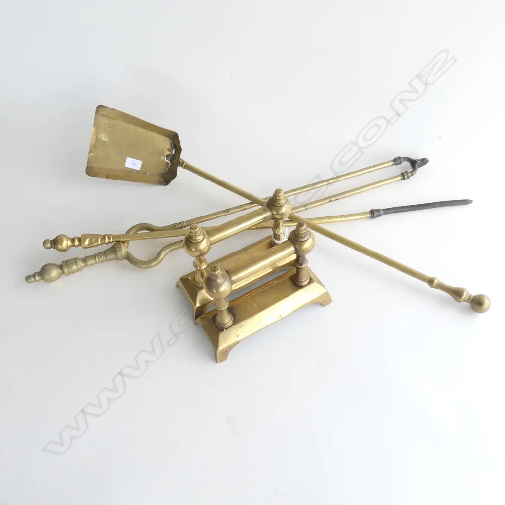 PR BRASS FIRE IONS + 3 PCE VINTAGE FIRE TOOL SET L.670mm Image 1++