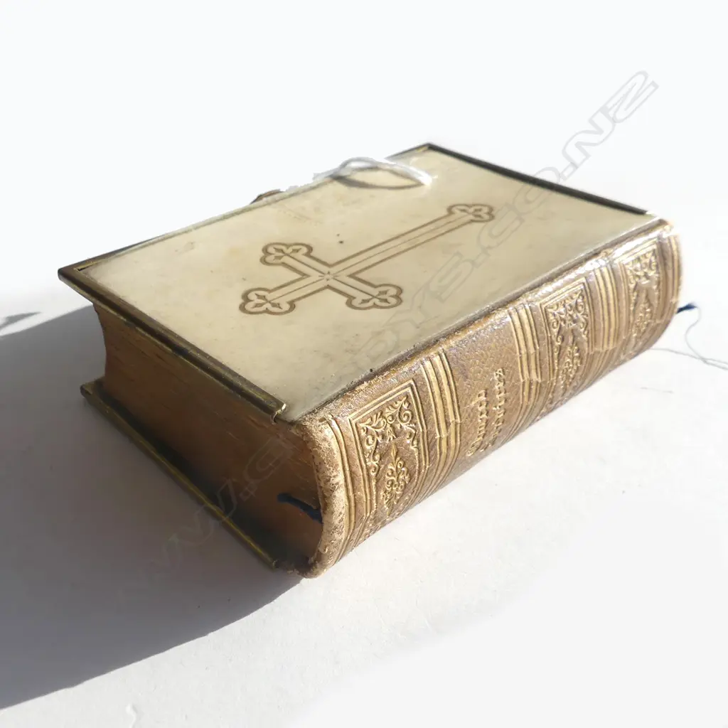 VINTAGE MINIATURE BRASS & FAUX IVORY COVERED BIBLE  Image 1++