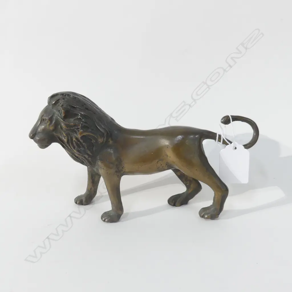 BRONZE LION L. 190MM Image 1++