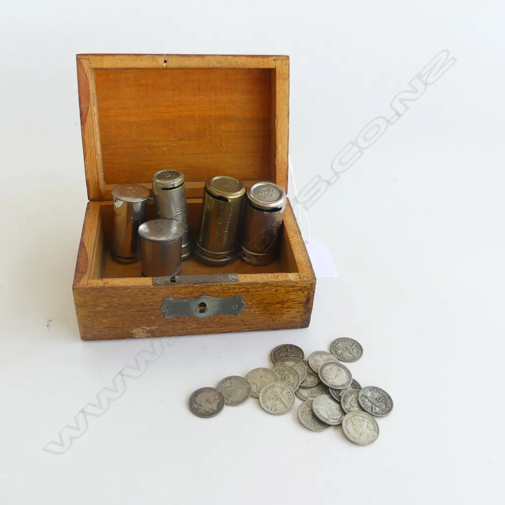 SMALL TREEN BOX 5 COIN DISPENCERS & SILVER THREEPENCES 110MM Image 1++