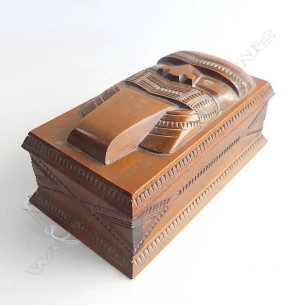 CARVED WOODEN MAORI BOX L.190mm Image 1++