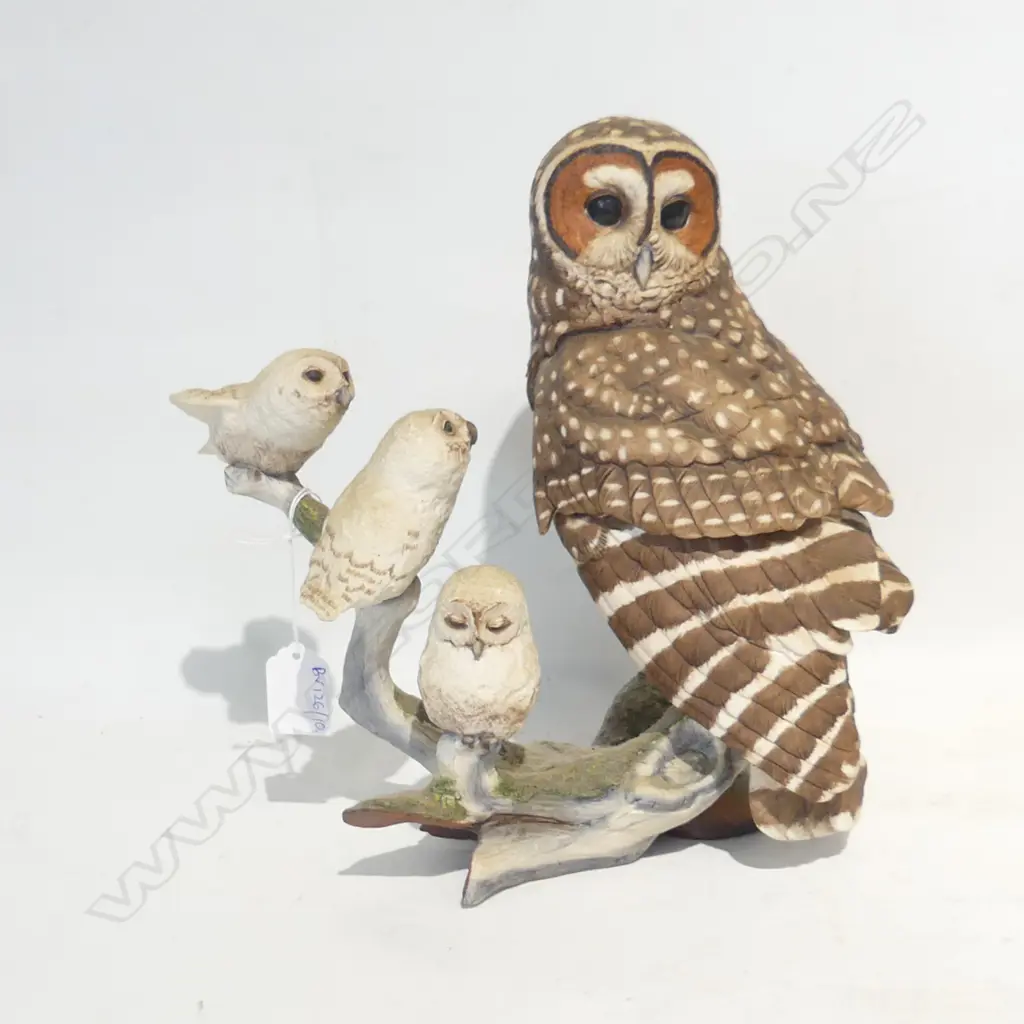 FRANKLIN MINT; THE SPOTTED OWL w. 3 CHICKS H.280mm Image 1++