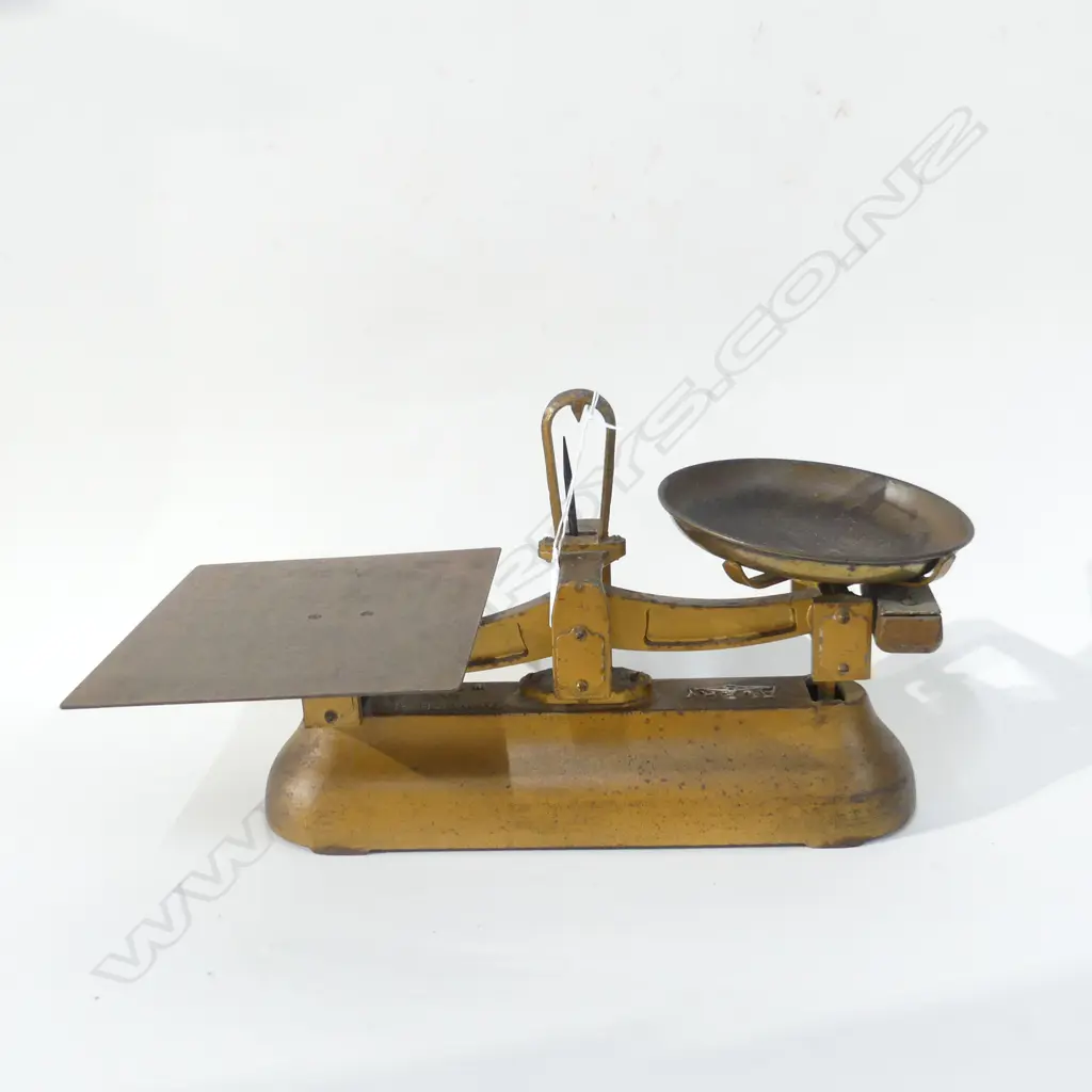 AVERY ENGLAND 2LB BRASS PAN CAST IRON SCALES L. 390MM Image 1++