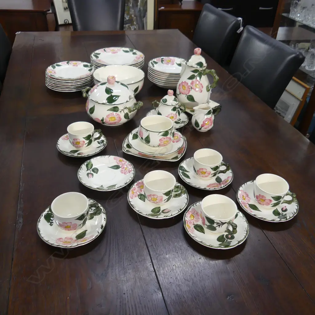 VILLEROY & BOCH DINNER SET 'WILD ROSE' Image 1++