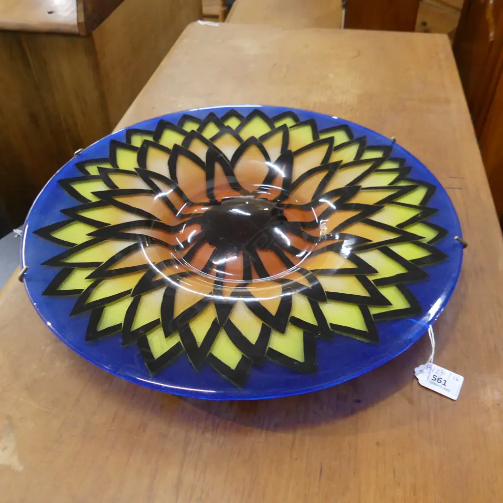 LGE ART GLASS PLATE 425mm dia Image 1++