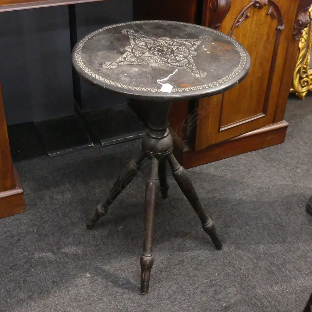 19THC NZ COLONIAL CHIP ART CARVED WINE TABLE EBONISED H.720mm Image 1++