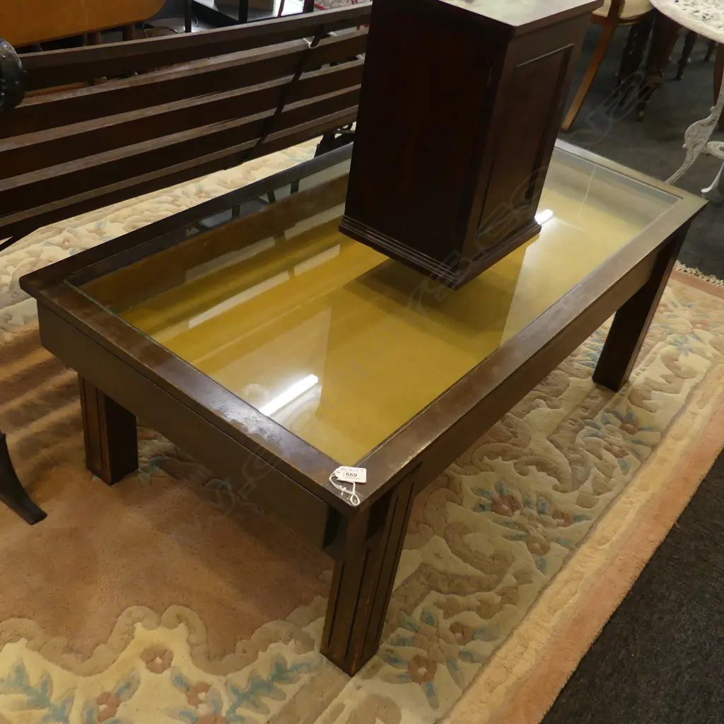 COFFEE TABLE w. GLASS TOP 1135x600x425mm Image 1++