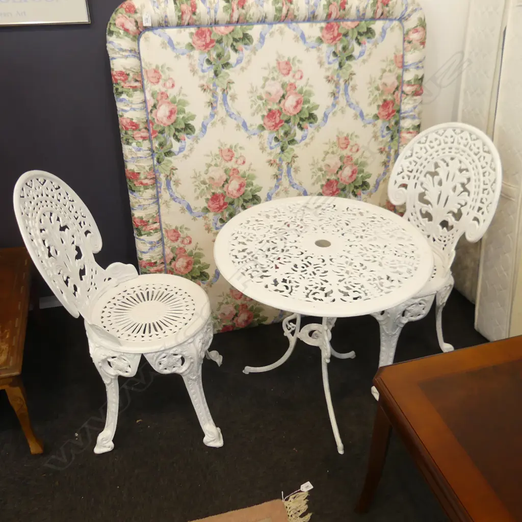 3 PCE WHITE PAINTED METAL OUTDOOR PATIO SET; TABLE & PR CHAIRS Image 1++