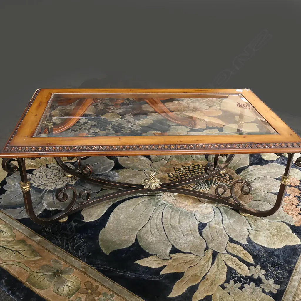 ORNATE COFFEE TABLE w. INSET GLASS TOP 1225x715x485mm Image 1++