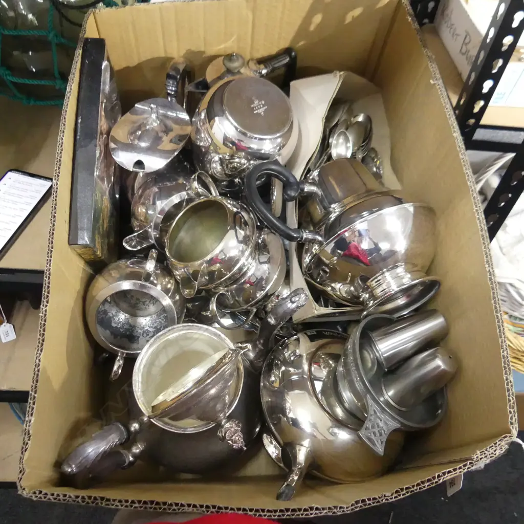 BOX LOT EPNS TEA SETS / TEA SPOONS ETC Image 1++