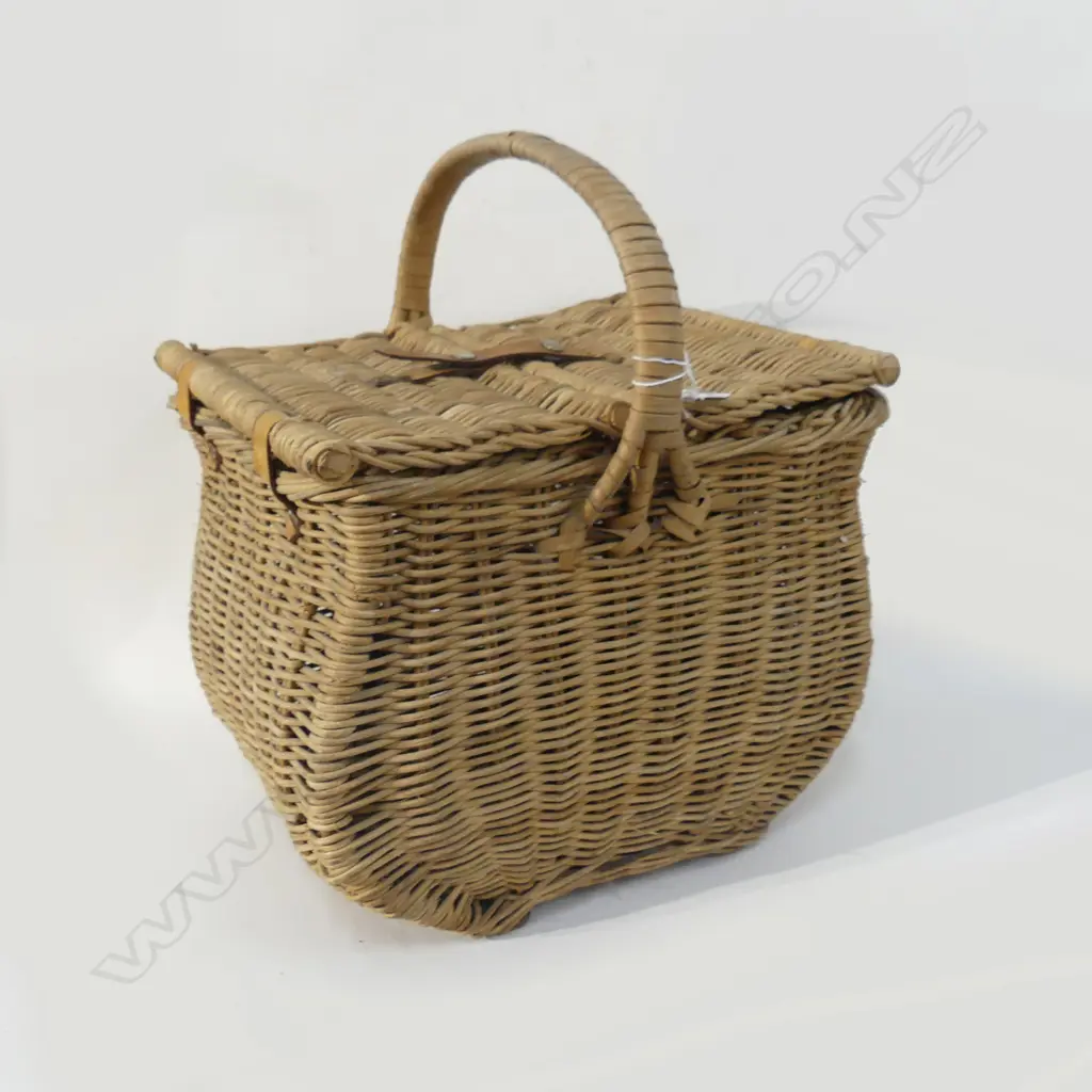 VINTAGE WICKER PICNIC BASKET L 340MM Image 1++