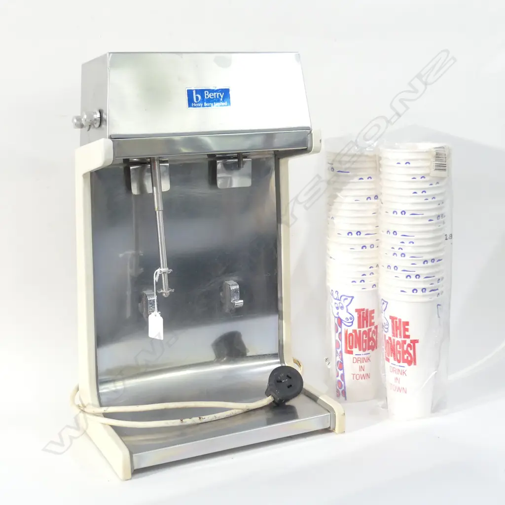 TWIN RETRO MILKSHAKE MACHINE & CUPS Working but needs new spinner Image 1++