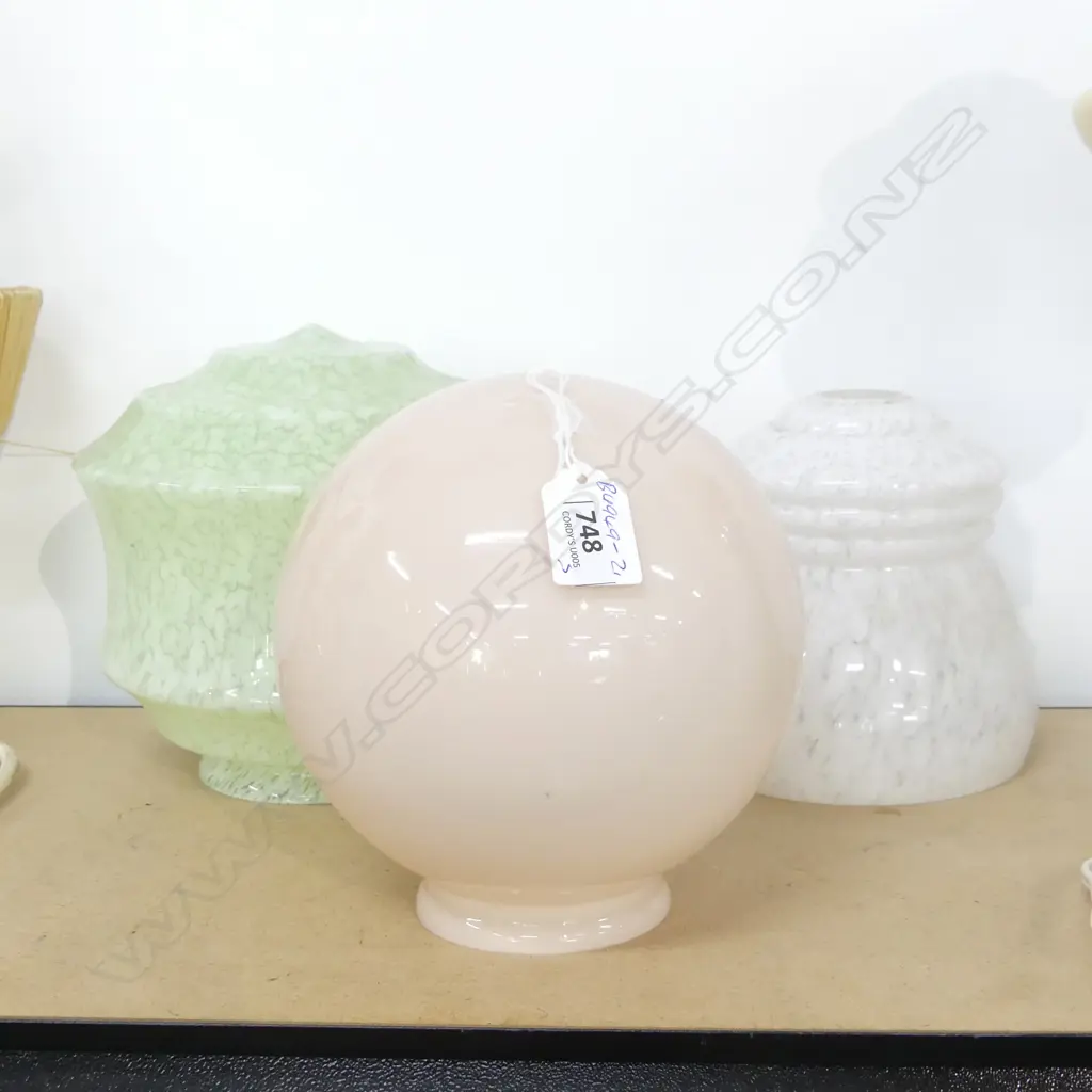 THREE DECO GLASS LAMP SHADES Image 1++