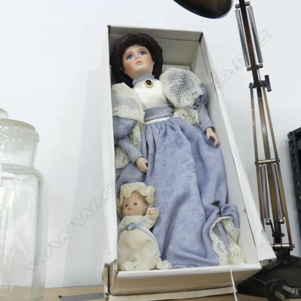 HILLVIEW LANE DOLL (MOTHER & BABY)- IN ORIGINAL BOX  Image 1++