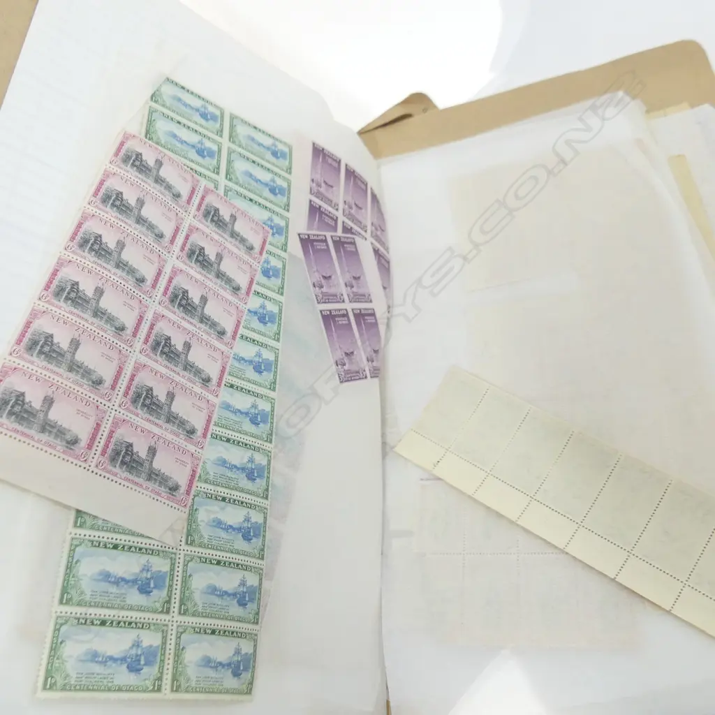 2 VINTAGE NZ STAMP ALBUMS + 2 FOLIOS OF OLD NZ STAMP SHEETS  Image 1++