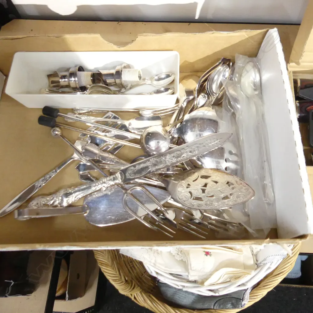 SM BOX GOOD EP CUTLERY ETC..INCL WINE STOPPERS ETC... Image 1++