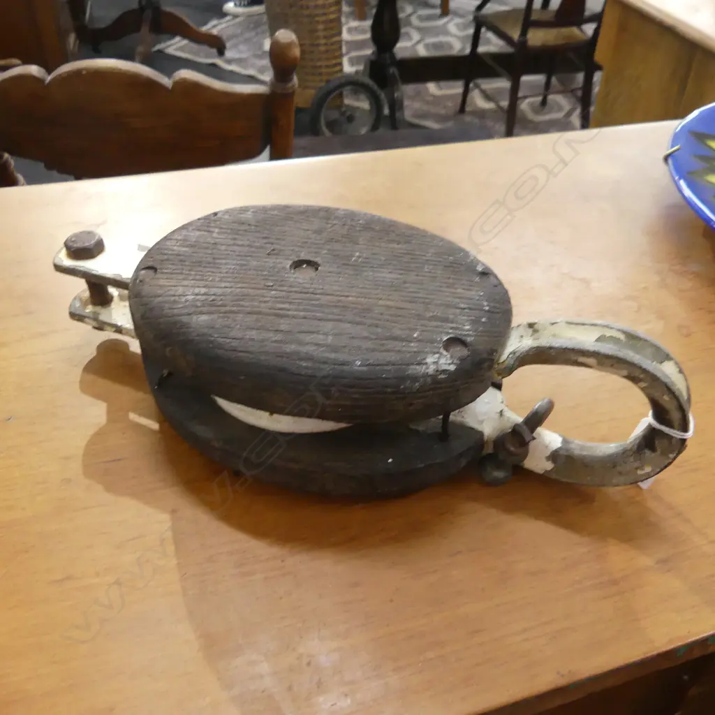 ANTIQUE WOODEN BLOCK PULLEY, L. 350MM Image 1++