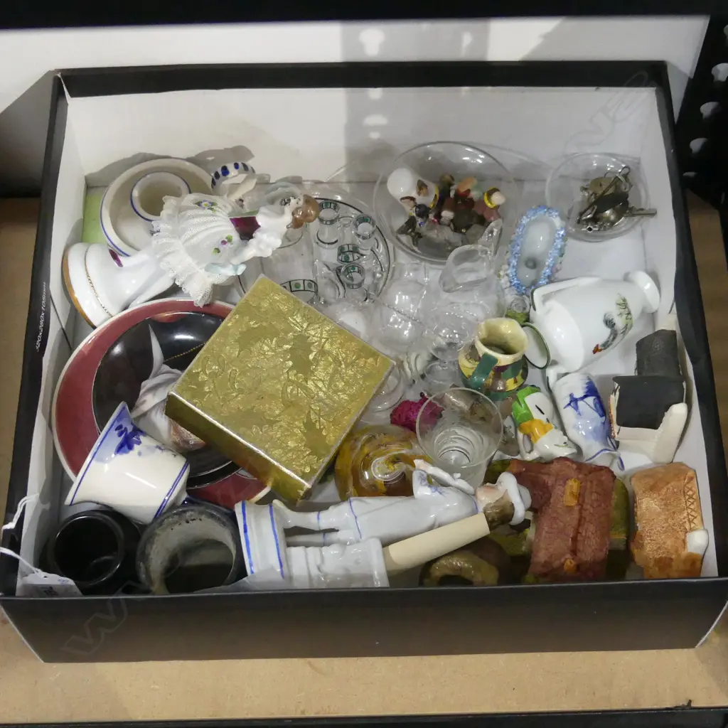 BOX ASST MINIATURES & COLLECTABLES Image 1++