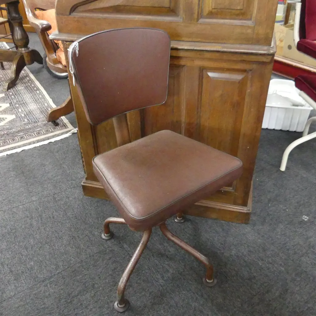 VINTAGE RETRO BROWN VINYL OFFICE CHAIR Image 1++