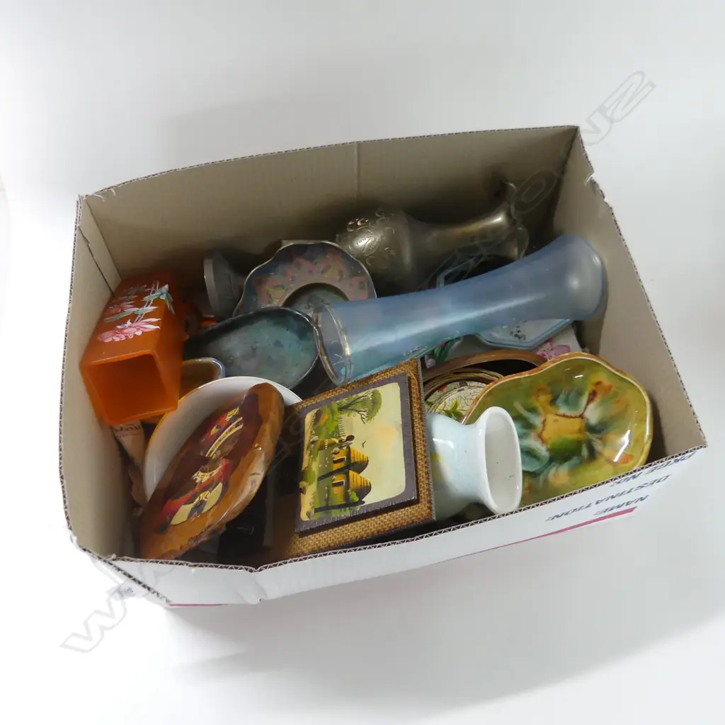 BOX LOT ASST. LINENS ETC Image 1++
