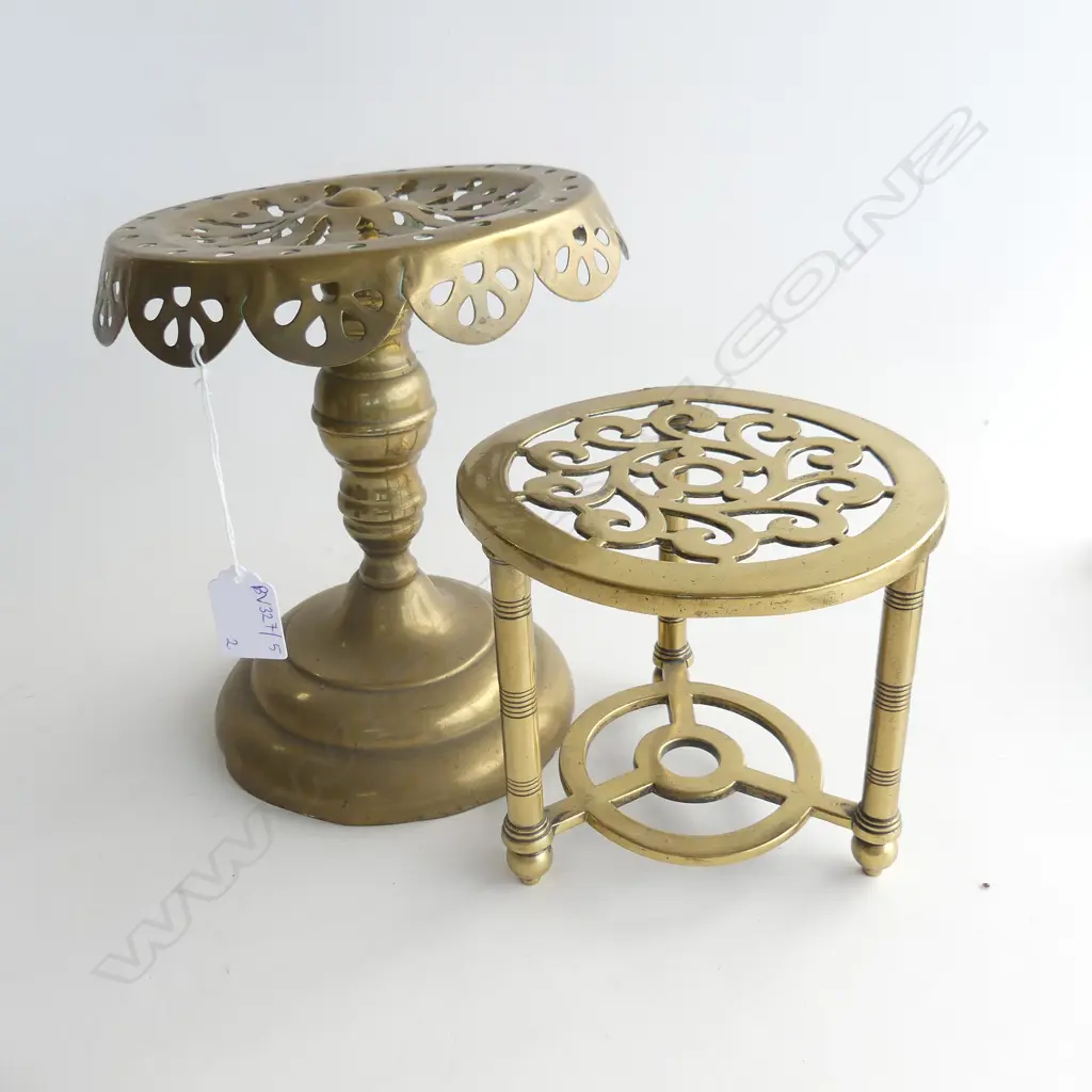 2 ANTIQUE TRIVETS / POT STANDS H.225mm Image 1++