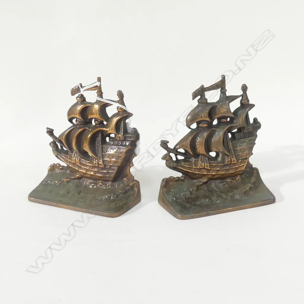 PR SAILING SHIP BOOK ENDS H. 140MM Image 1++