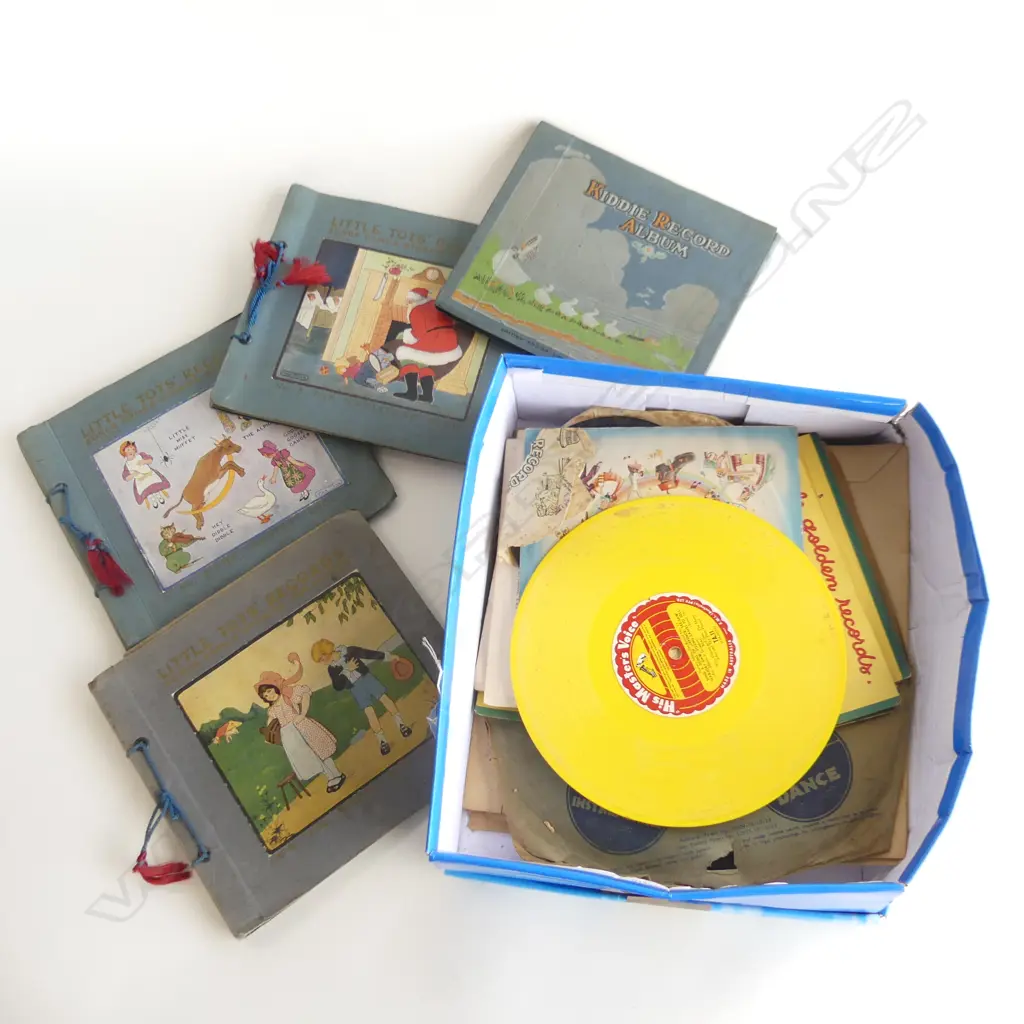 QUANTITY OF CHILDRENS NURSERY THEMED RECORDS. 4 BOOKS AND 9 LOOSE 45S & 4 78S Image 1++