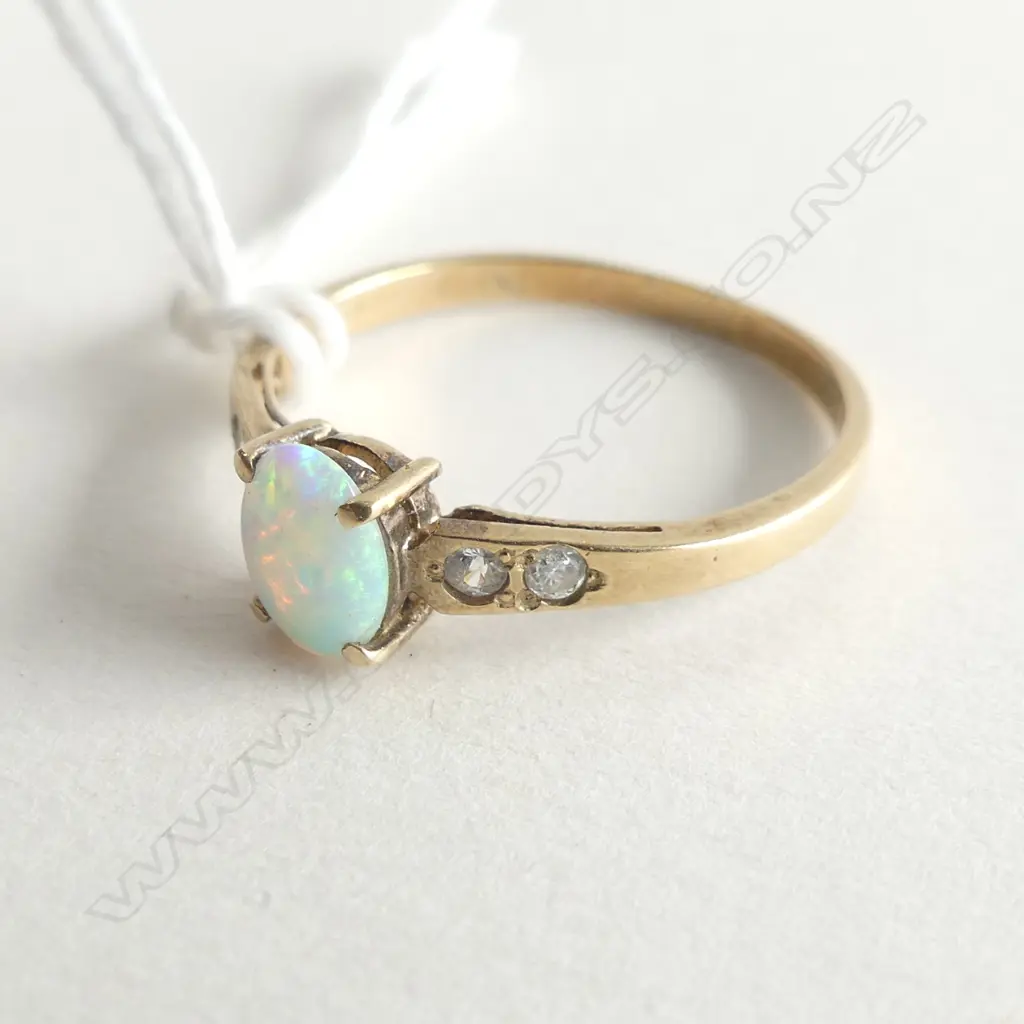 9CT GOLD OPAL & CZ STONES (NOT DIAMONDS) RING Image 1++