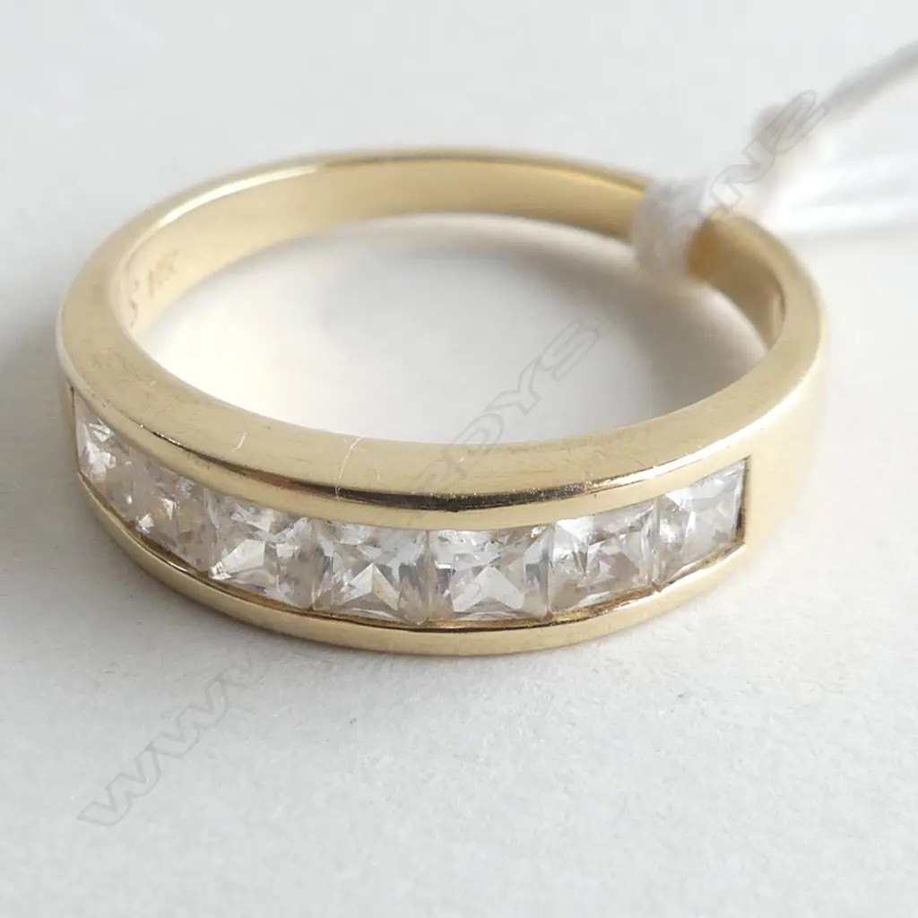 9CT GOLD & CZ RING 3.4GMS Image 1++