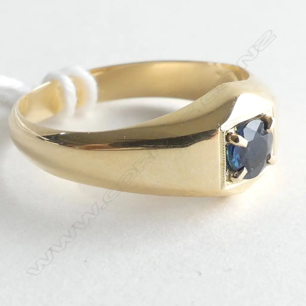 9CT GOLD & SAPPHIRE SIGNET RING 2.1 GMS Image 1++